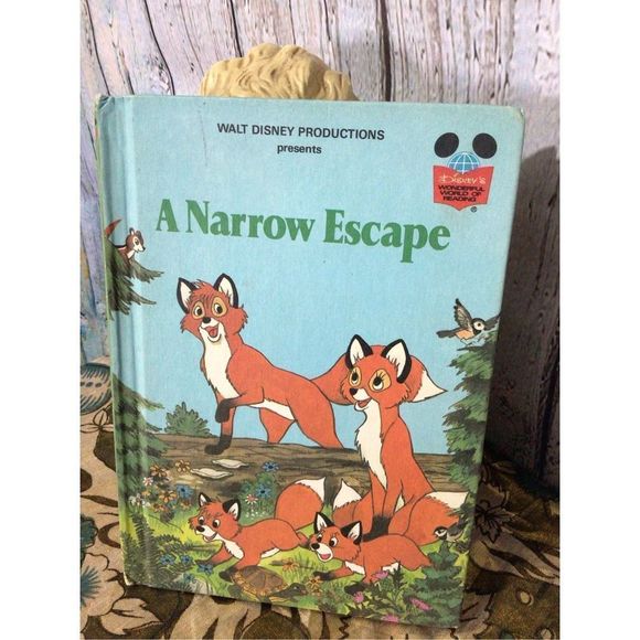 1984 Walt Disney’s Book “A Narrow Escape” Hardback Children’s Book - Picture 10 of 11